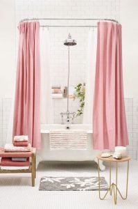 Pembe banyo dekorasyonu