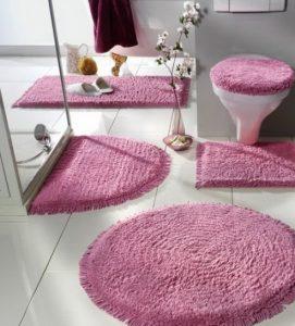 Pembe banyo dekorasyonu