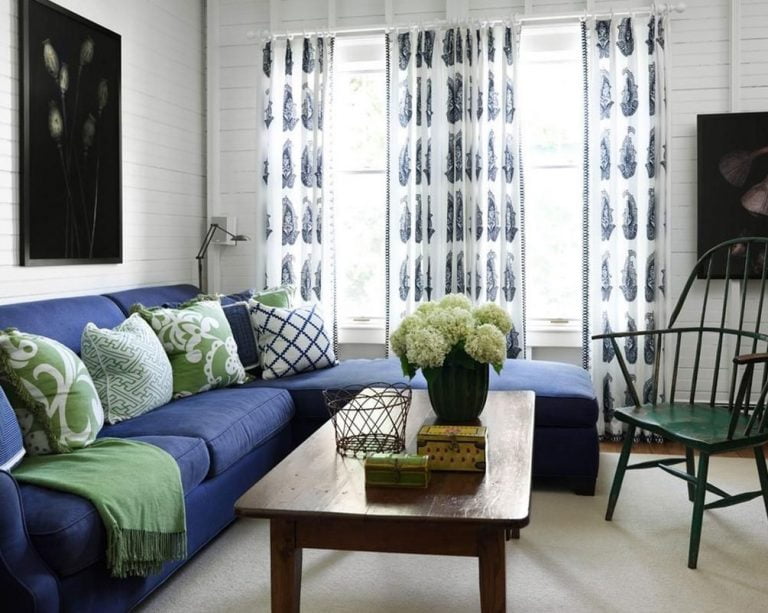 Mavi Koltuklara Perde